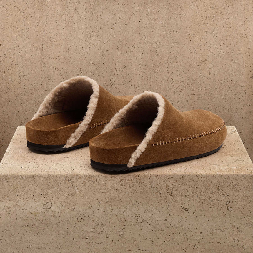 Men's Suede Shearling Clog in Tabacco | James Perse Los Angeles