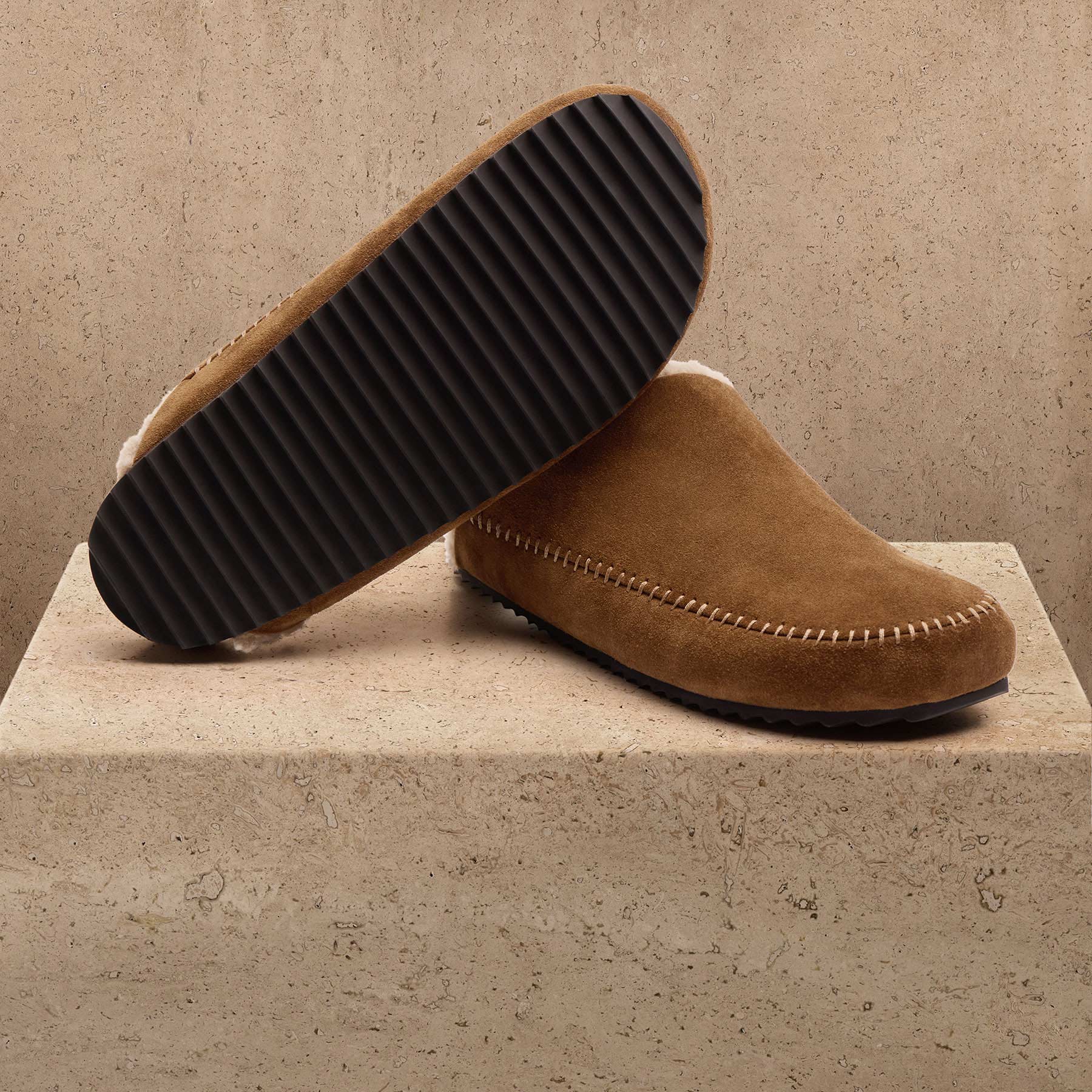 Men's Suede Shearling Clog in Tabacco | James Perse Los Angeles