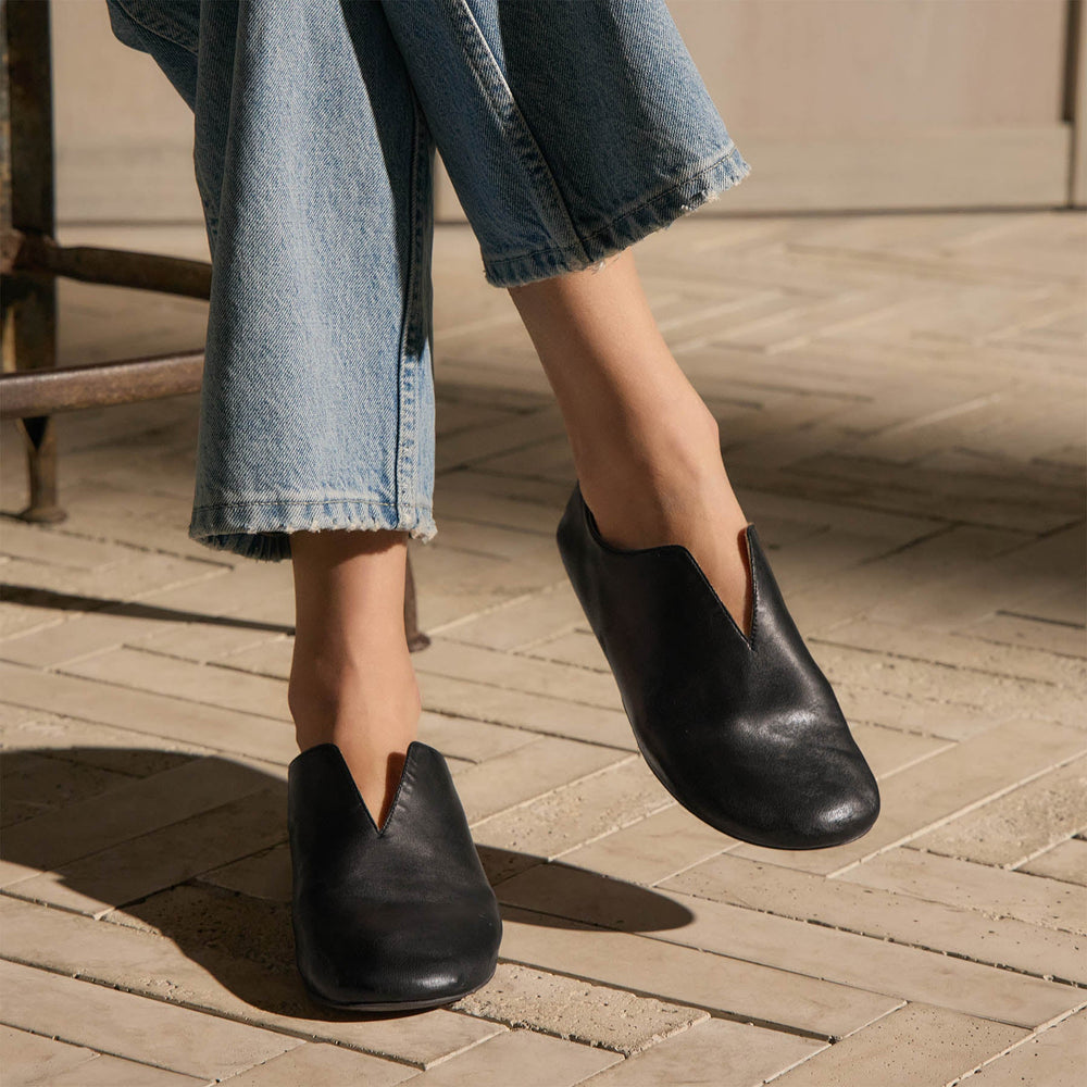 Women's Napa Leather Babouche in Black | James Perse Los Angeles