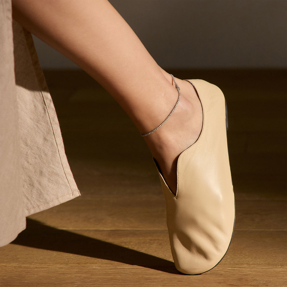 Women's Napa Leather Babouche In Sahara | James Perse Los Angeles