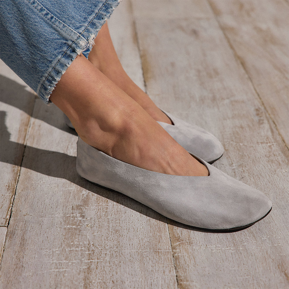 Women's Suede V Ballet Flat in Powder | James Perse Los Angeles