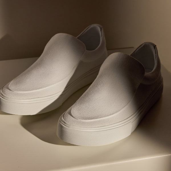 Women's Coastal Canvas Slip On in White | James Perse Los Angeles