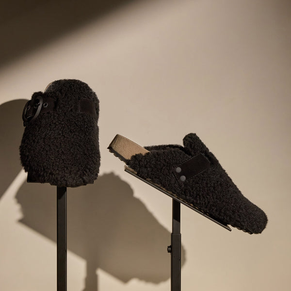 Women's Shearling Slip On Clog in Black | James Perse Los Angeles