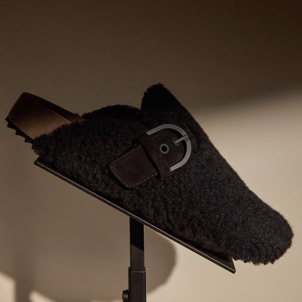 Women's Shearling Slip On Clog in Black | James Perse Los Angeles