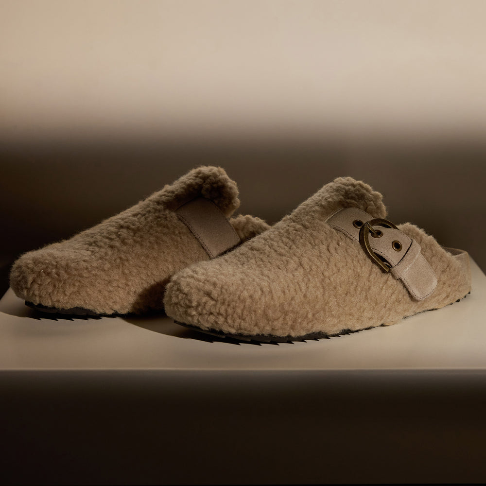 Women's Shearling Slip On Clog in Taupe | James Perse Los Angeles