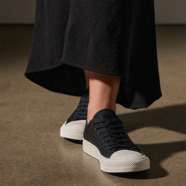 Women's Cotton Canvas Low Top Vulcanized Sneaker - Black