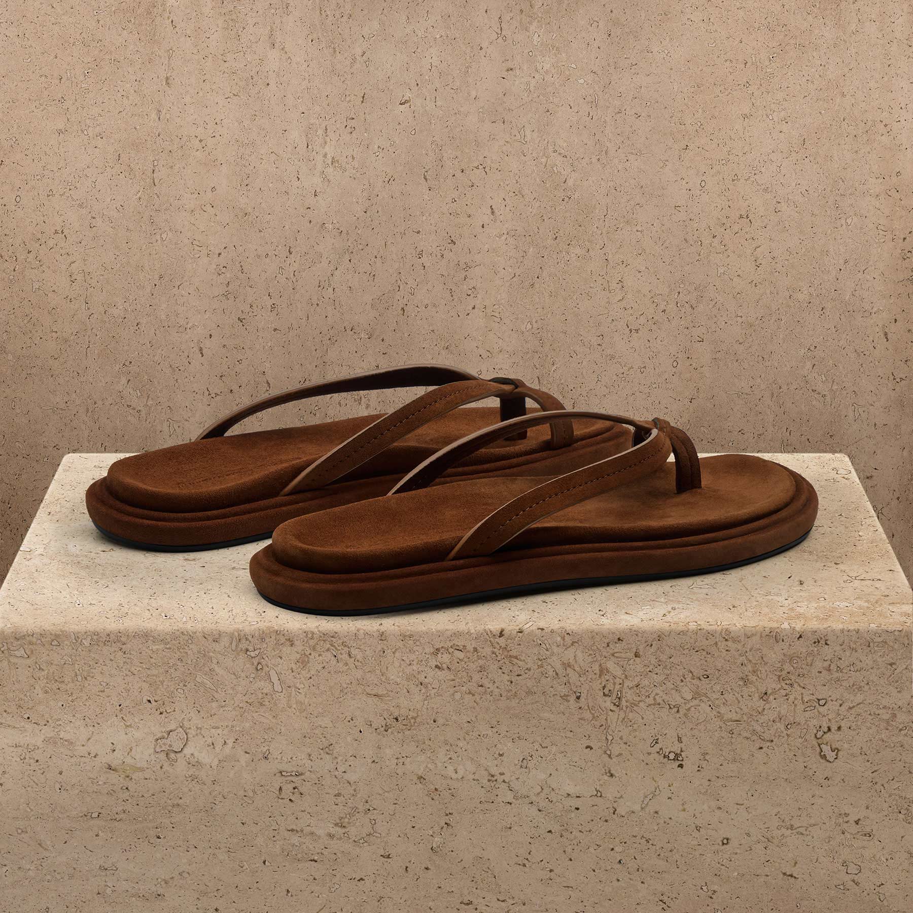 Women's Suede Cross Thong Sandal in Tabacco / Tabacco | James Perse Los Angeles