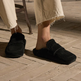 Women's Suede Lined Clog in Black/Black | James Perse Los Angeles
