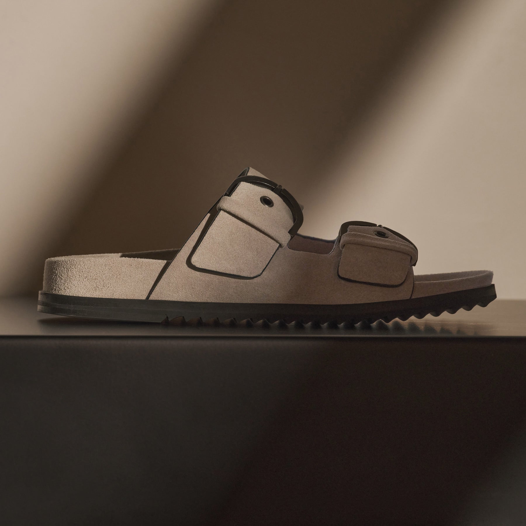 Women's Suede Buckle Slide - Earth | James Perse Los Angeles