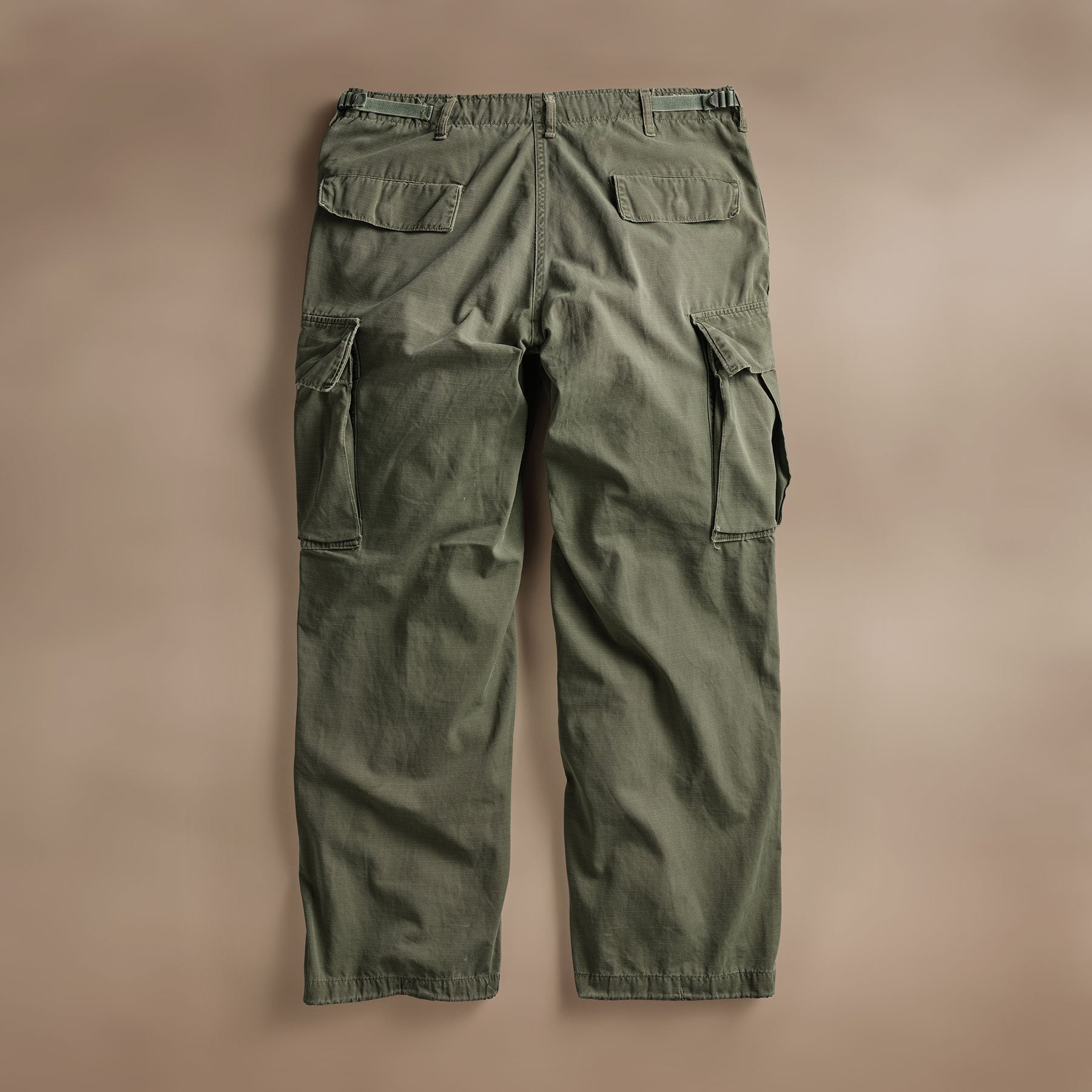 Vintage Jungle Cargo Pant in Army Green | James Perse Los Angeles