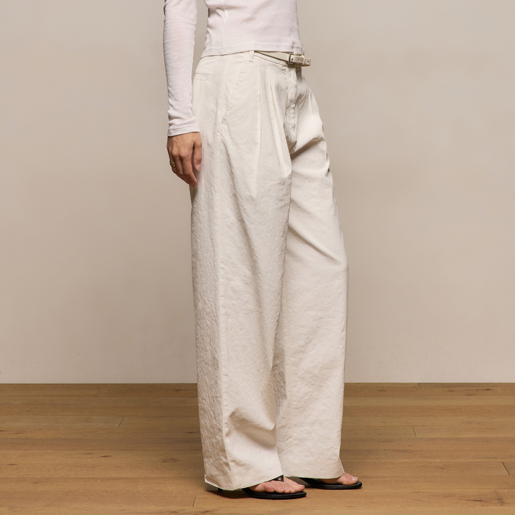 Linen Cotton Pleated Trouser in Off White | James Perse Los Angeles
