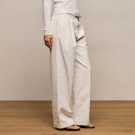 Linen Cotton Pleated Trouser in Off White | James Perse Los Angeles