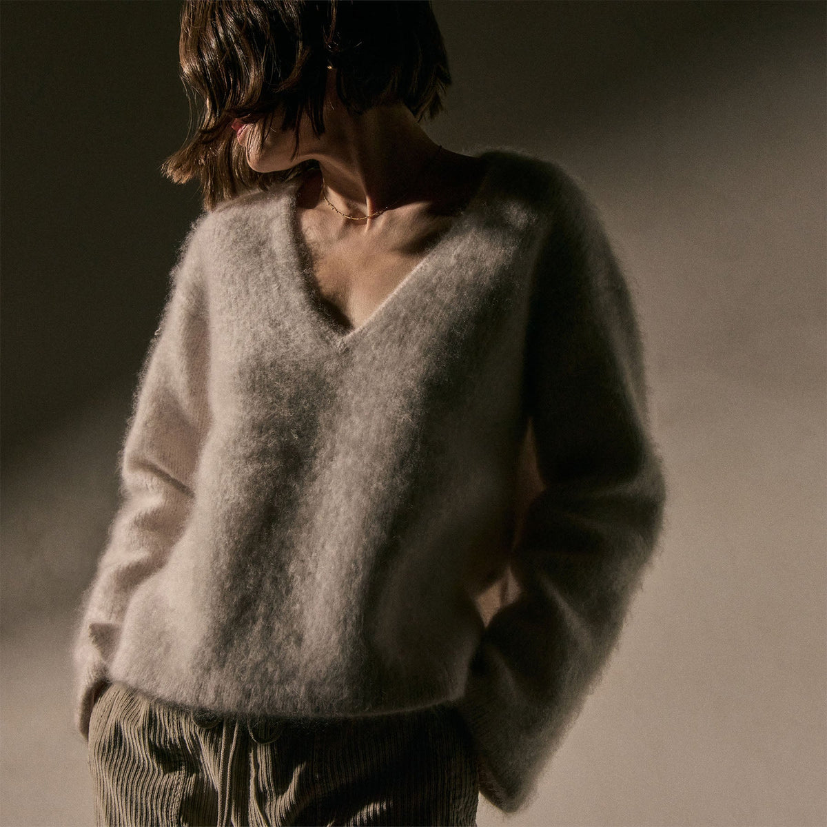 Fuzzy Cashmere Vneck in Pearl | James Perse Los Angeles