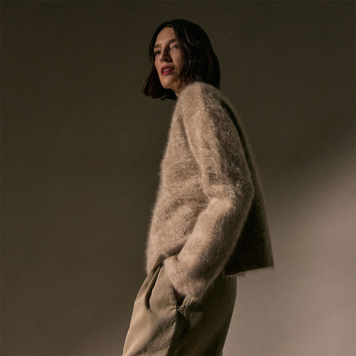 Fuzzy Cashmere Vneck in Soft Beige | James Perse Los Angeles