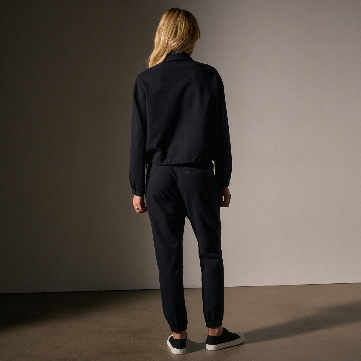 Matte Scuba Full Zip  in Black | James Perse Los Angeles