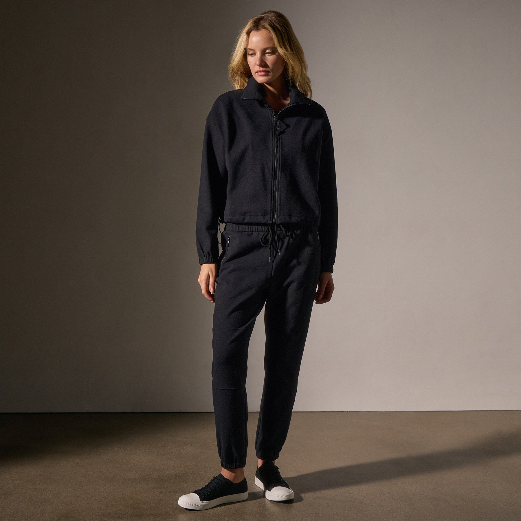 Matte Scuba Full Zip  in Black | James Perse Los Angeles