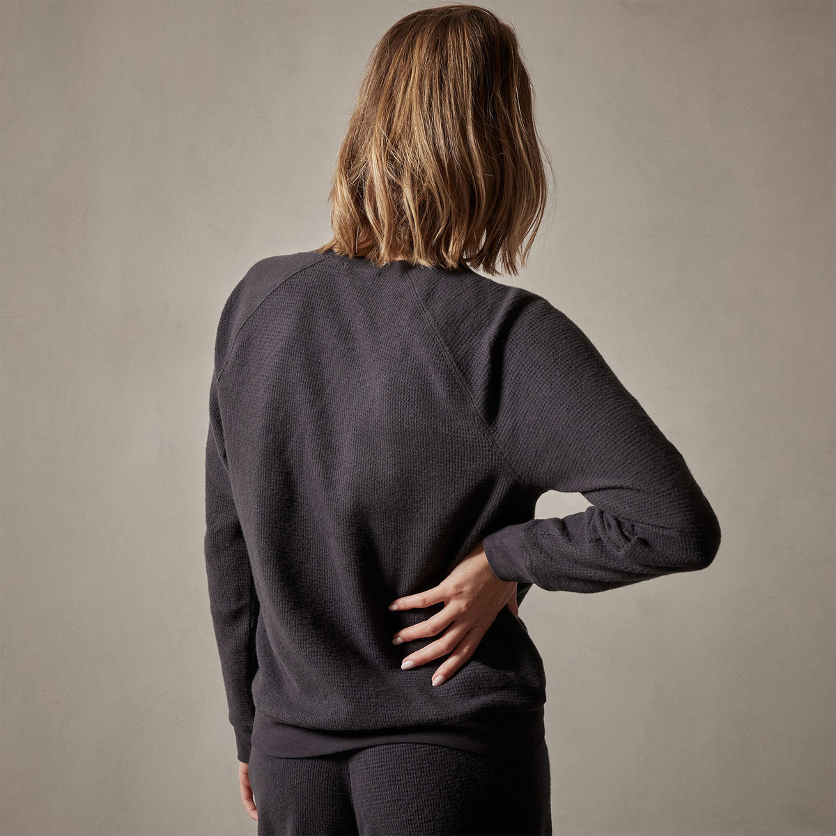 Relaxed Thermal Raglan Top in Magma | James Perse Los Angeles
