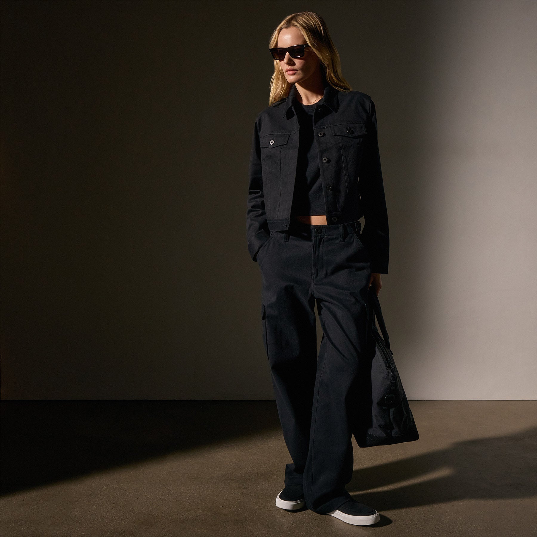 Cashmere Touch Cargo Pant In Black | James Perse Los Angeles
