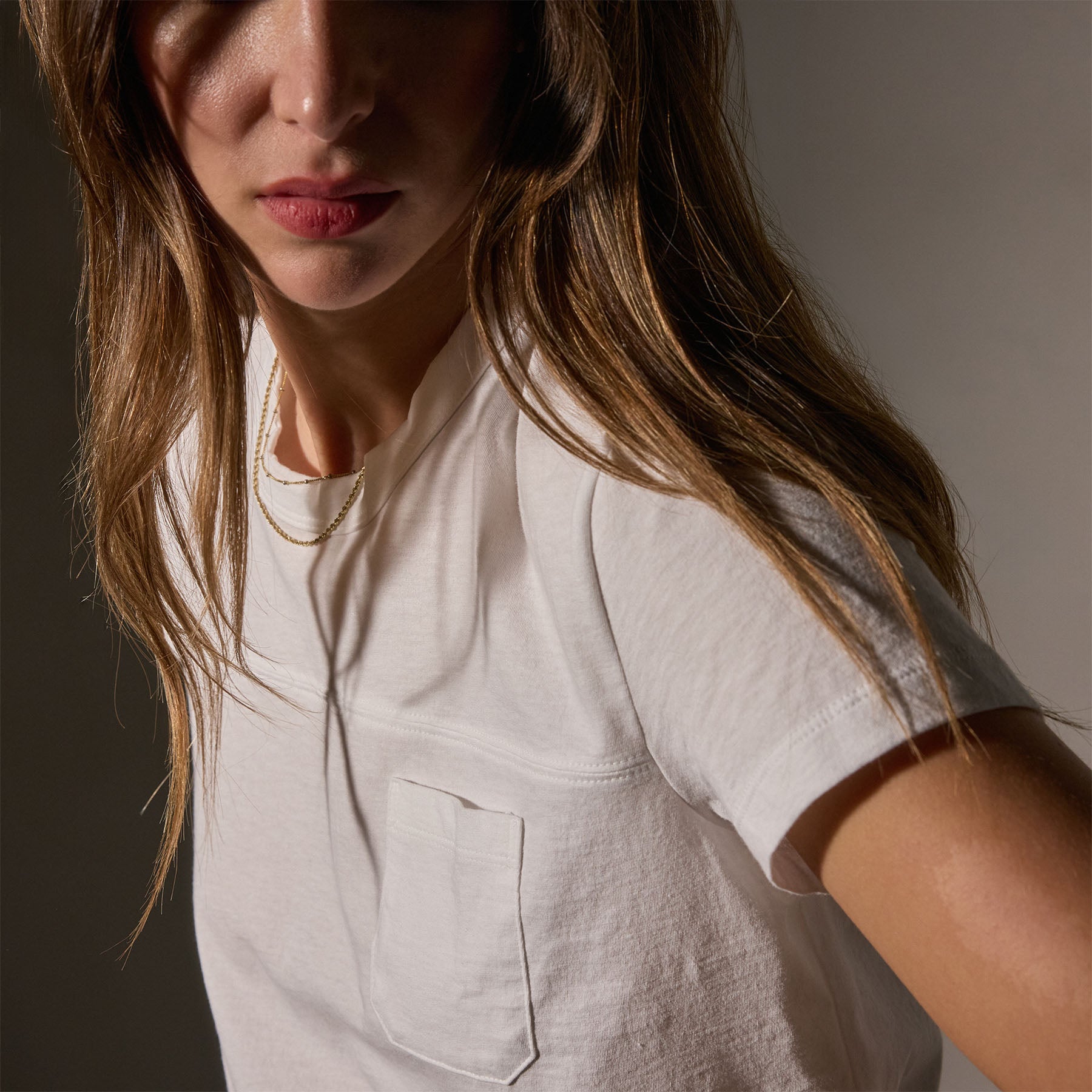Cotton Linen Retro Pocket Tee in White | James Perse Los Angeles