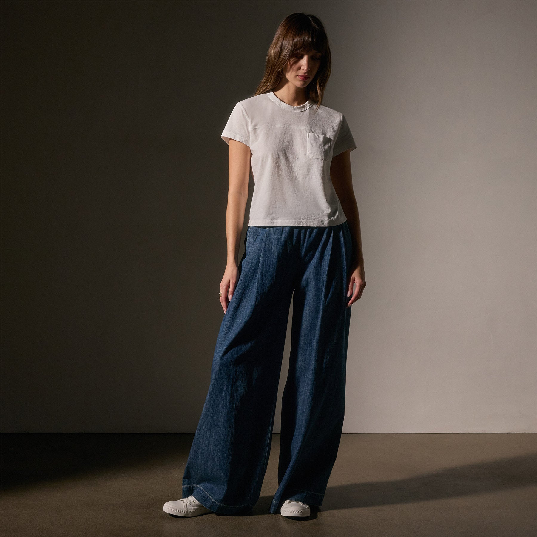 Cotton Linen Retro Pocket Tee in White | James Perse Los Angeles