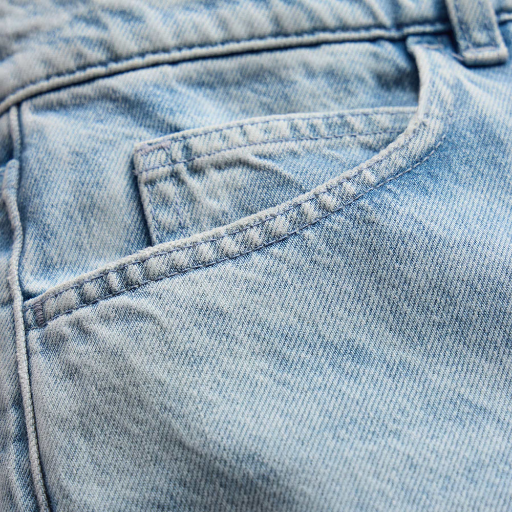 Relaxed Fit Jean in Light Blue Wash | James Perse Los Angeles