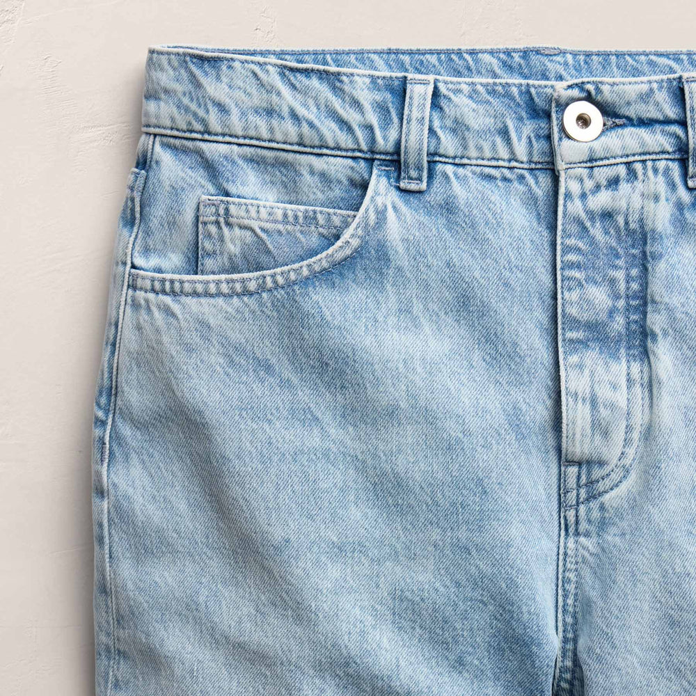 Relaxed Fit Jean in Light Blue Wash | James Perse Los Angeles