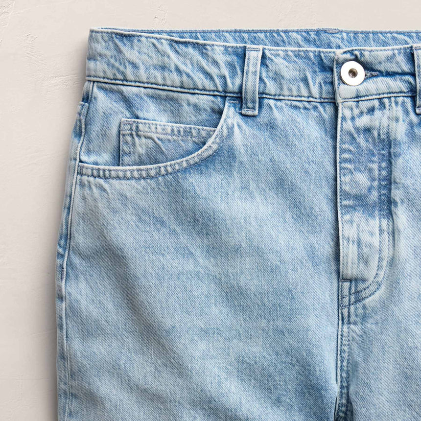 Relaxed Fit Jean in Light Blue Wash | James Perse Los Angeles