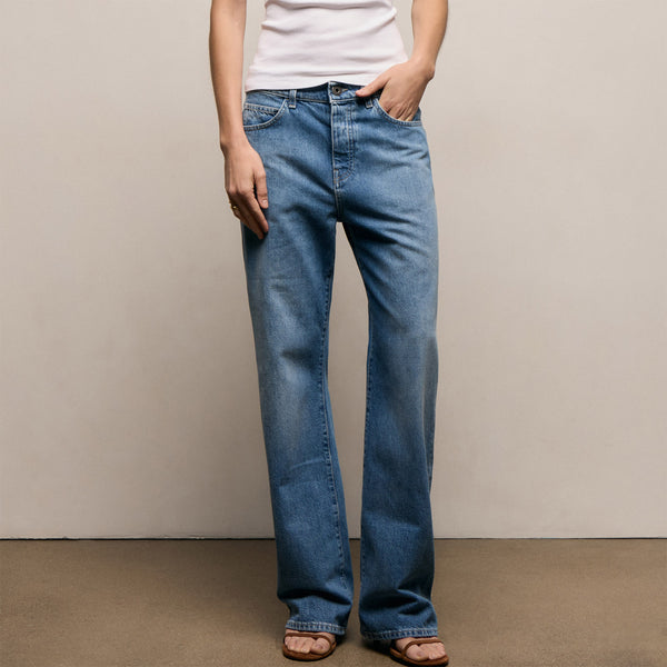 Relaxed Fit Jean - Mid Blue Wash
