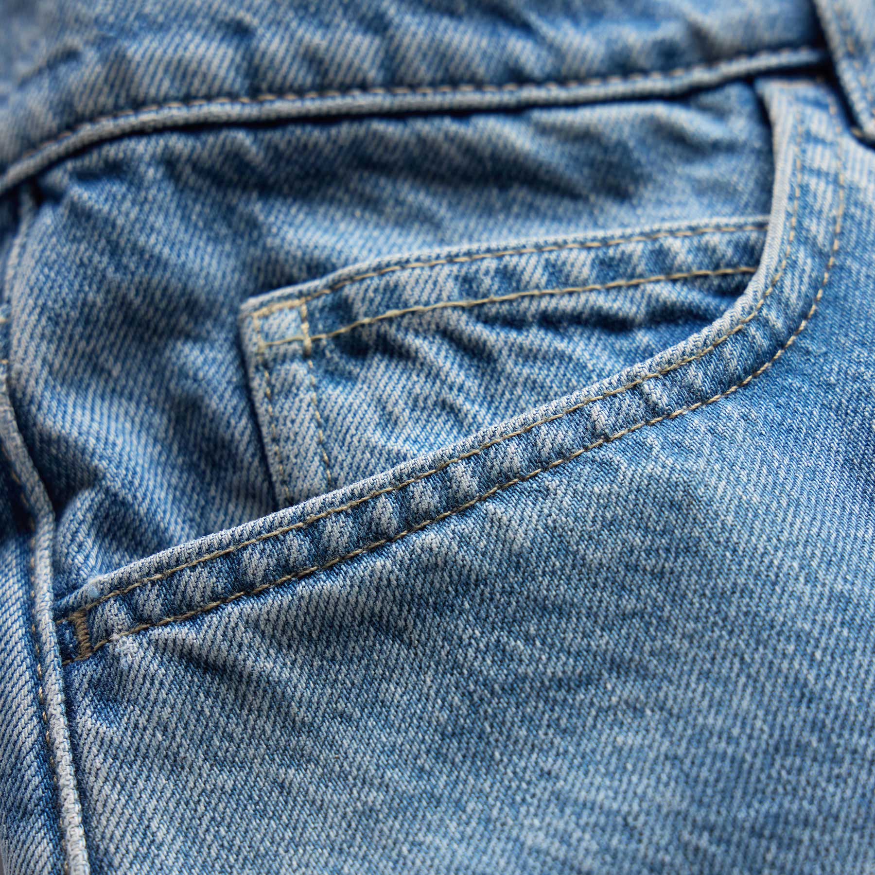 Relaxed Fit Jean in Mid Blue Wash | James Perse Los Angeles