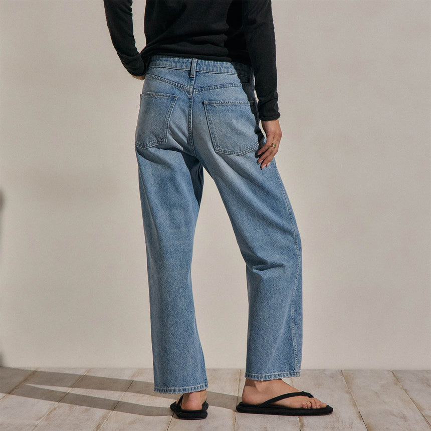 Relaxed Straight Cropped Jean in Sky Wash | James Perse Los Angeles