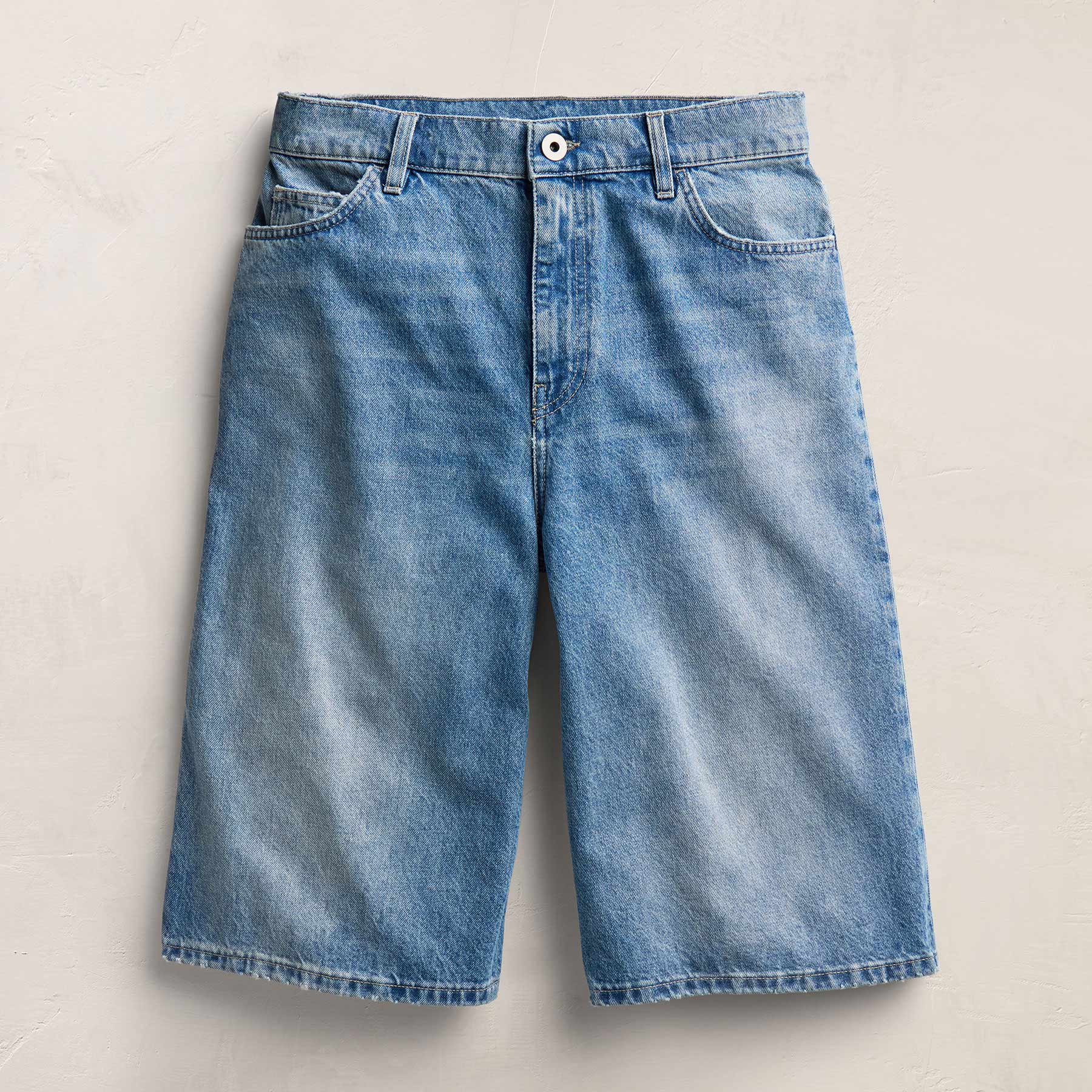 Denim Wide Leg Bermuda Short in Sky Wash | James Perse Los Angeles