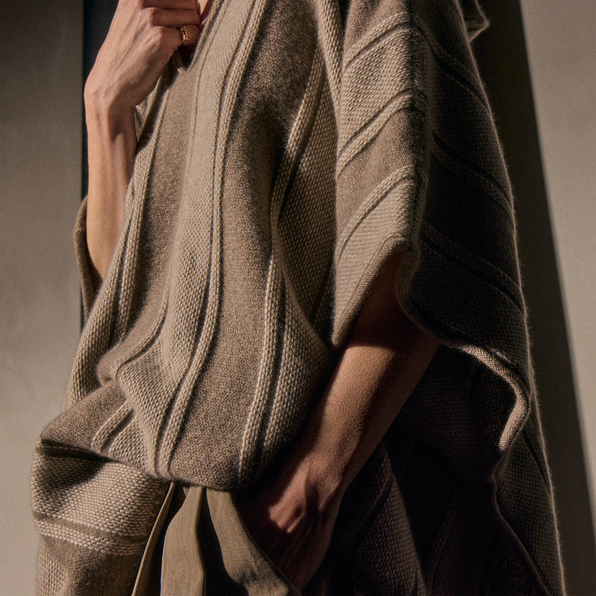 Womens Poncho in Natural Stripe | James Perse Los Angeles