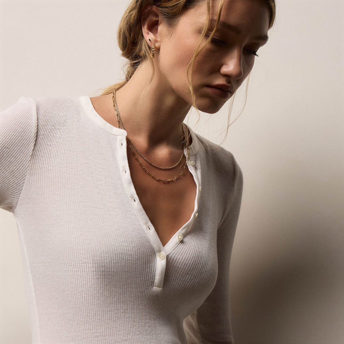 Cotton Gauze Ribbed Henley in Everest White | James Perse Los Angeles