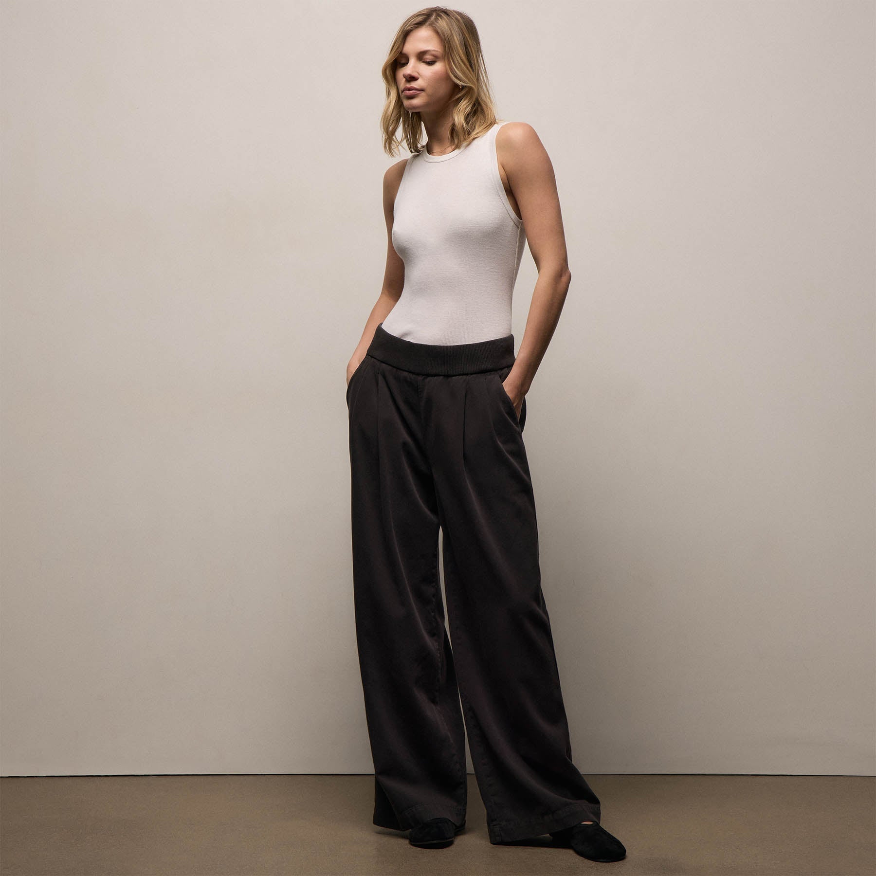 Ribbed Waist Wide Leg Pant in Black | James Perse Los Angeles