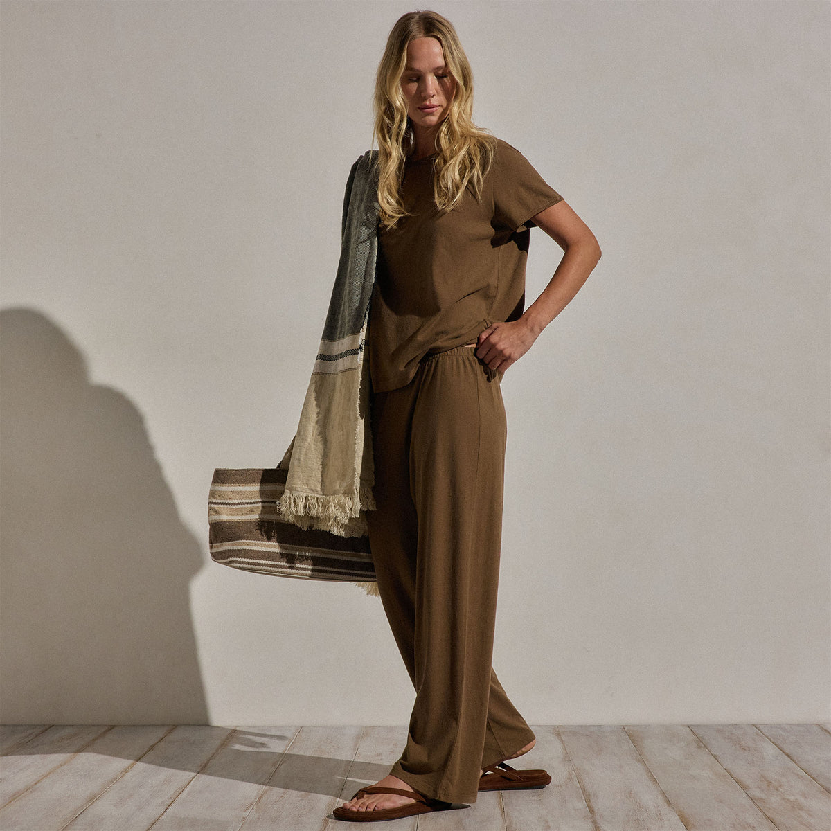 Cotton Linen Pull On Pant in Cocoa | James Perse Los Angeles