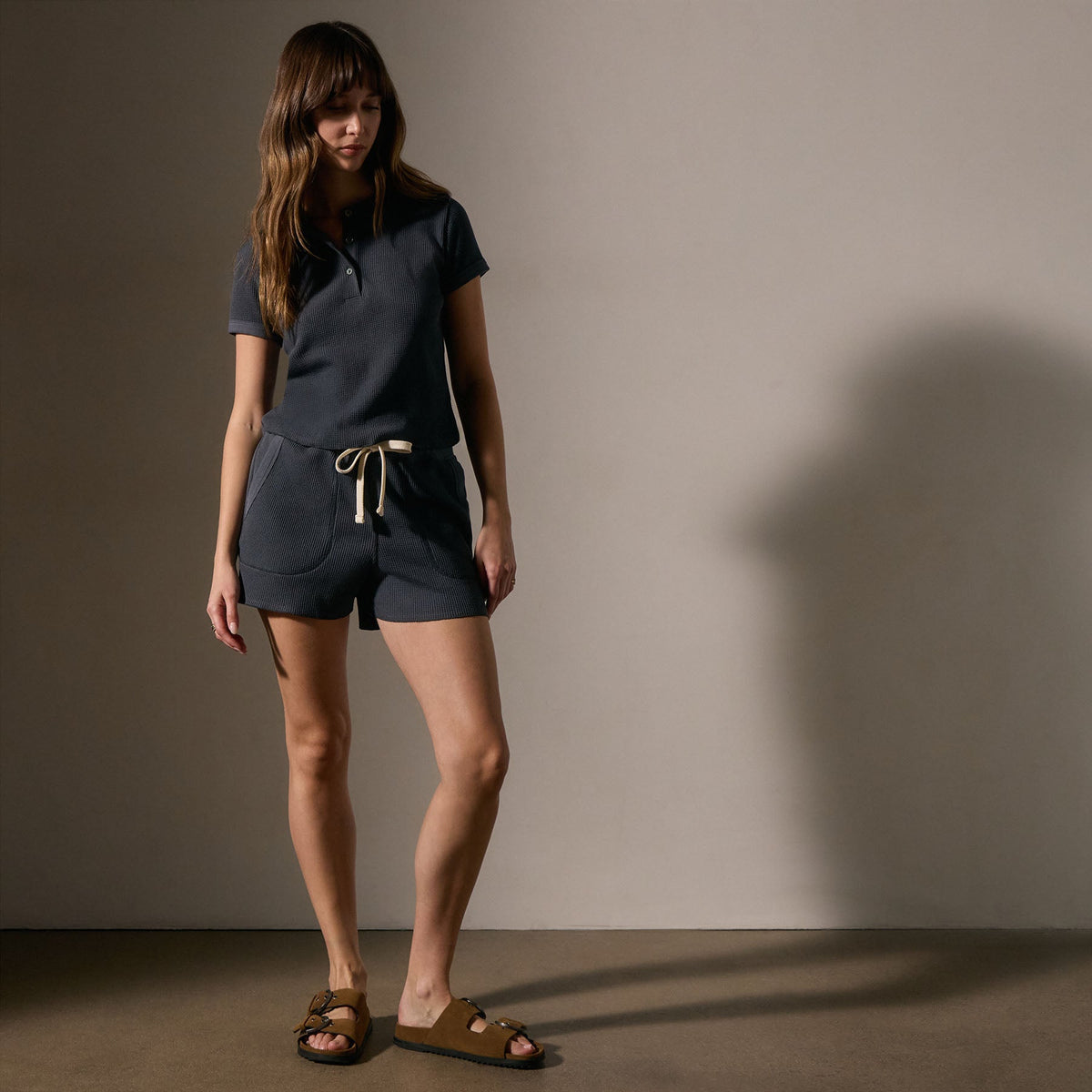 Cotton Linen Waffle Short in Asphalt | James Perse Los Angeles