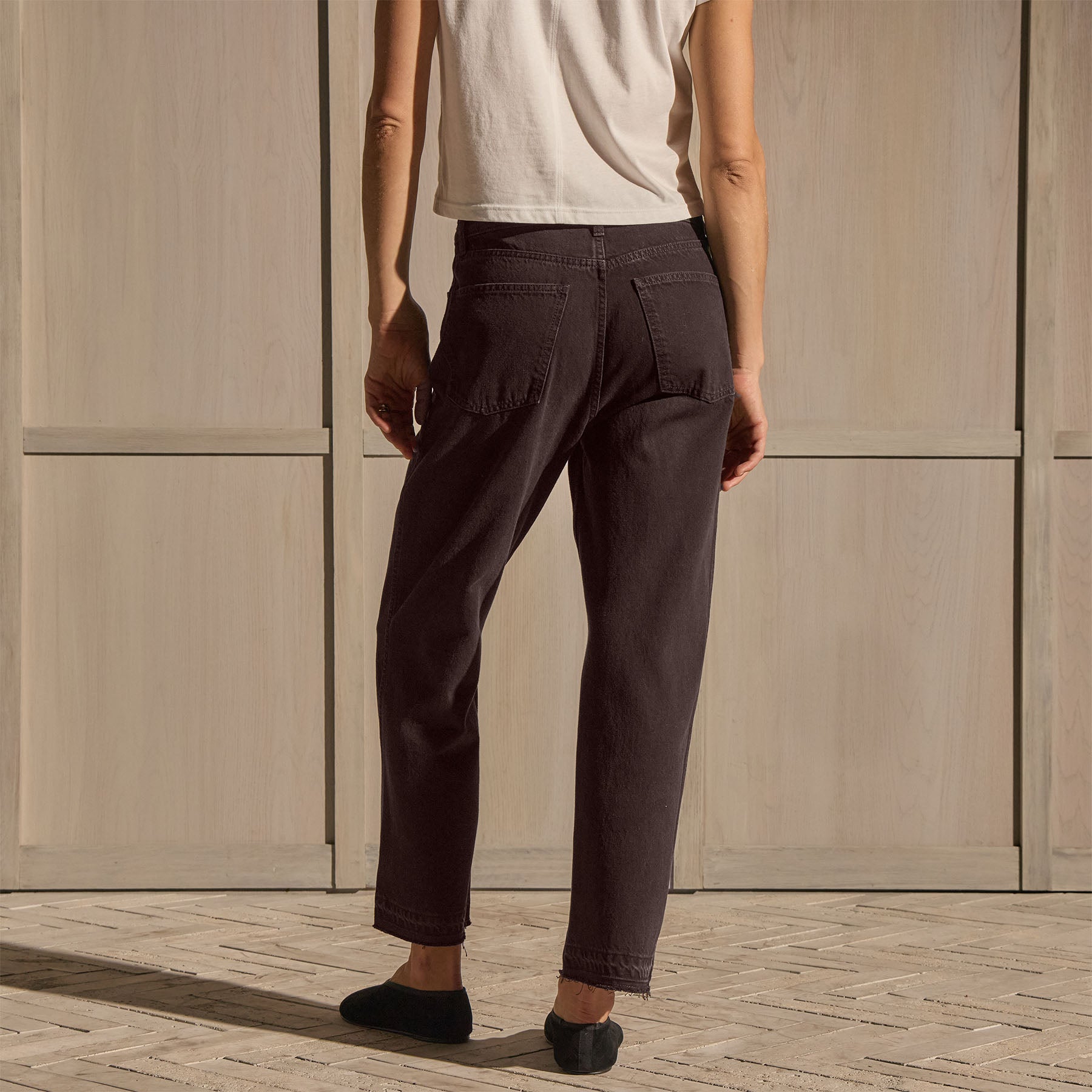 Relaxed Straight Cropped Jean - Brown