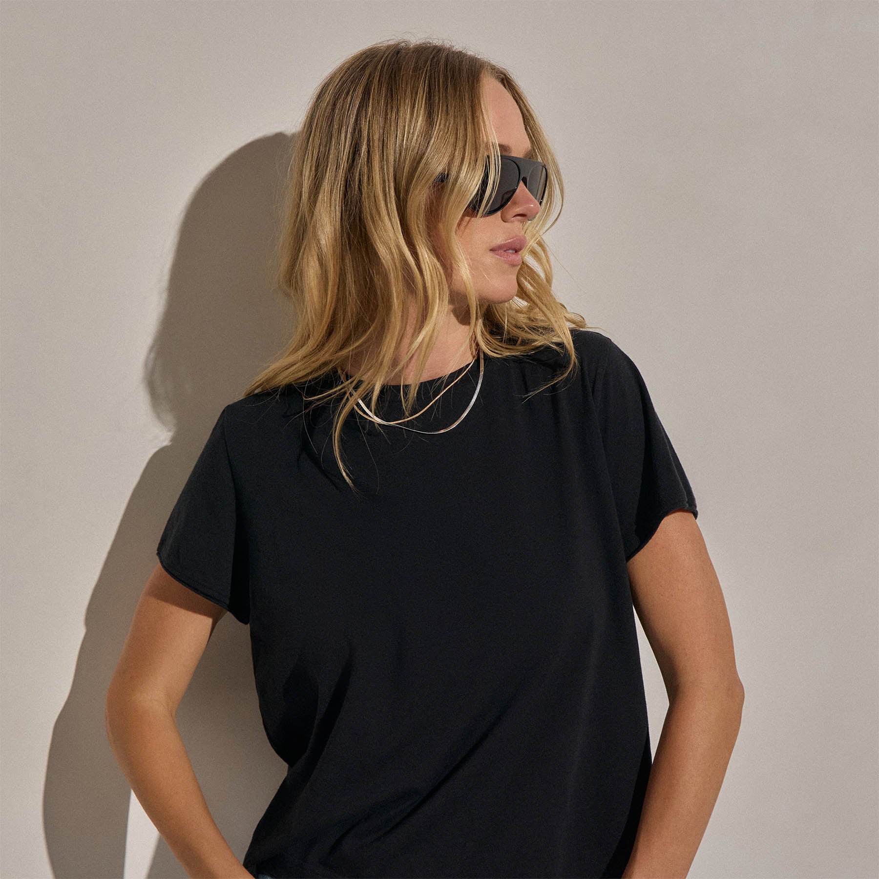 Cotton Cashmere Tee in Black | James Perse Los Angeles