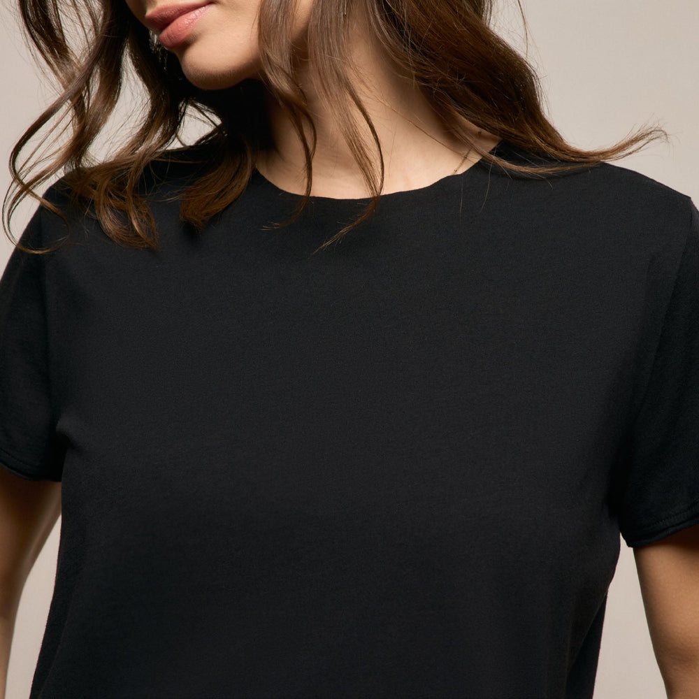 Cotton Cashmere Tee in Black | James Perse Los Angeles