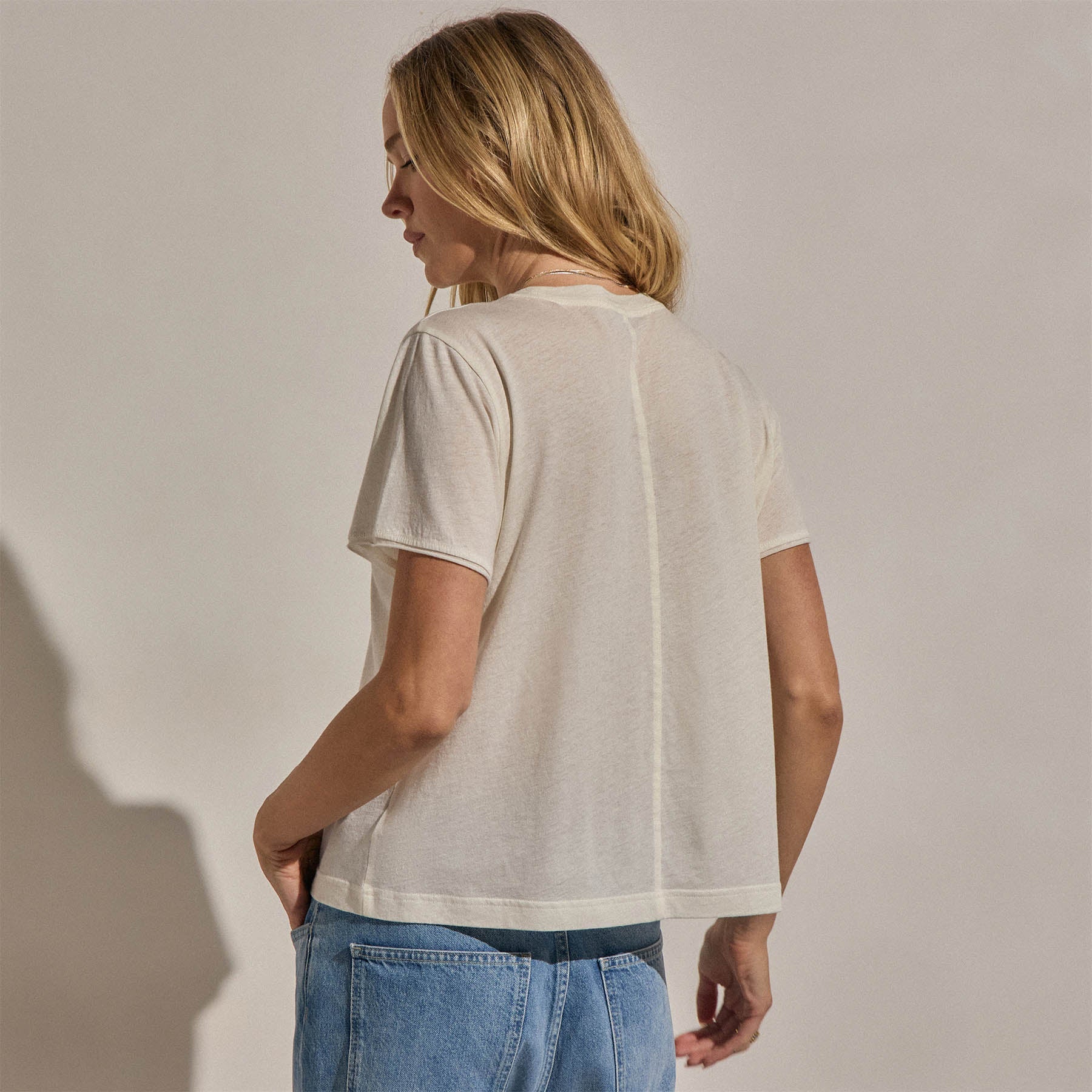 Cotton Cashmere Tee in White | James Perse Los Angeles