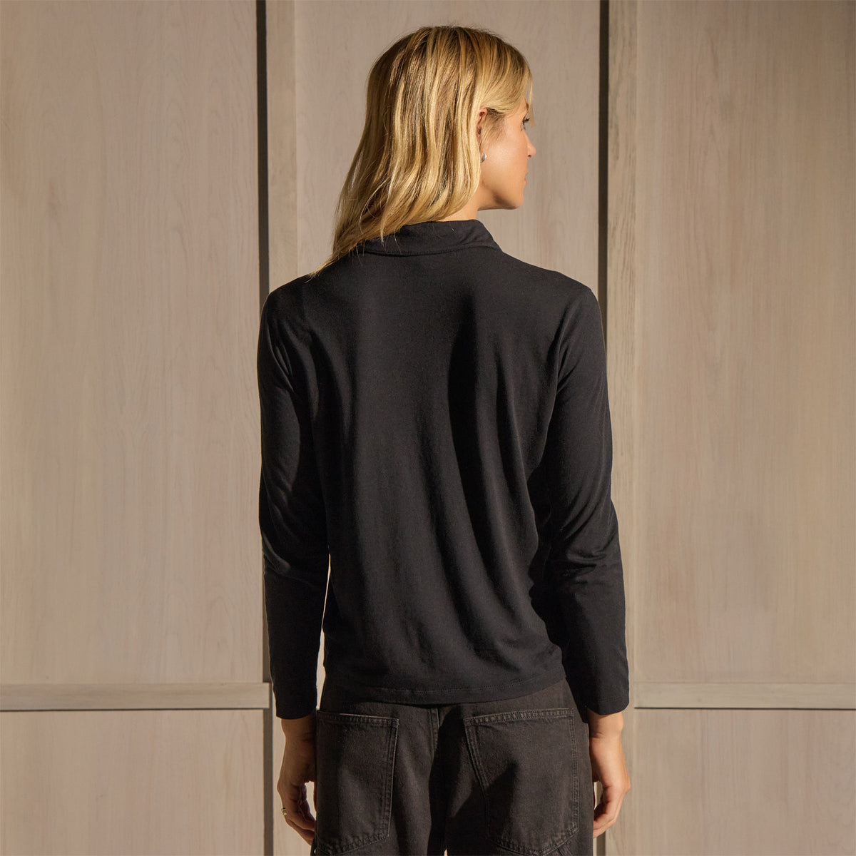 Extended Funnel Henley Top - Black | James Perse Los Angeles