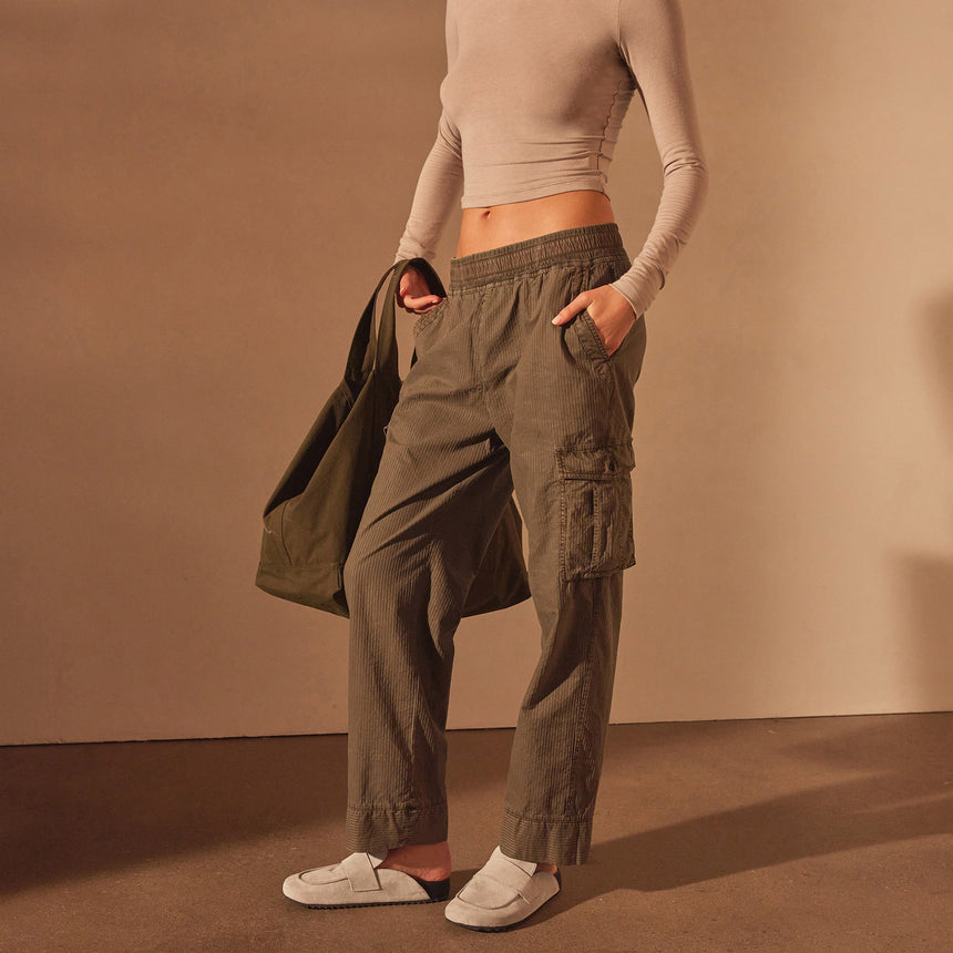 Seersucker Cargo Pant in Army Green Pigment | James Perse Los Angeles
