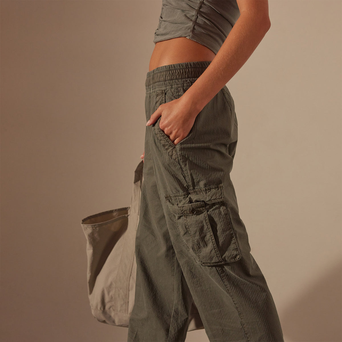 Seersucker Cargo Pant in Palm Pigment | James Perse Los Angeles