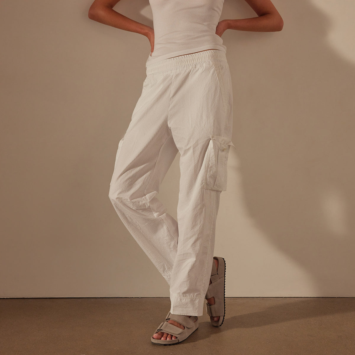 Seersucker Cargo Pant in White | James Perse Los Angeles