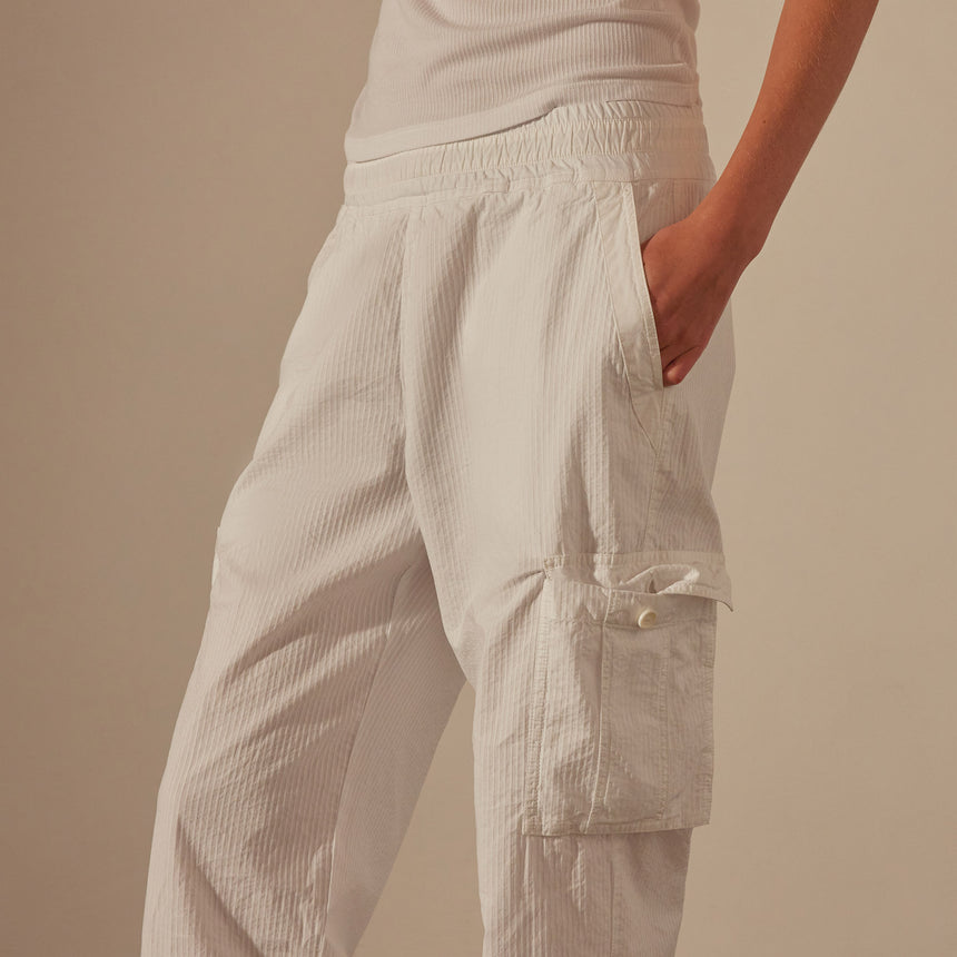 Seersucker Cargo Pant in White | James Perse Los Angeles
