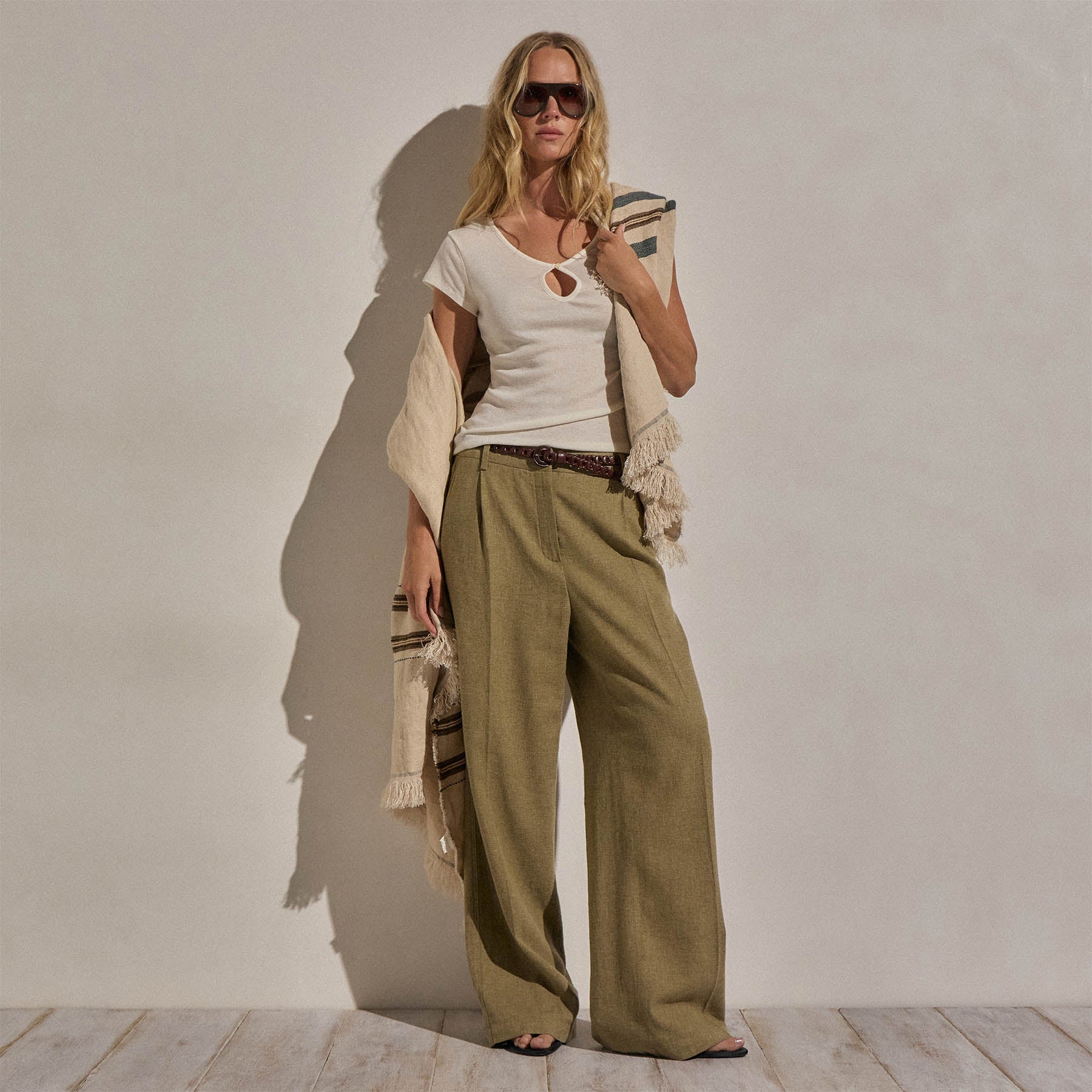 Cotton Cashmere Keyhole Tee in White | James Perse Los Angeles