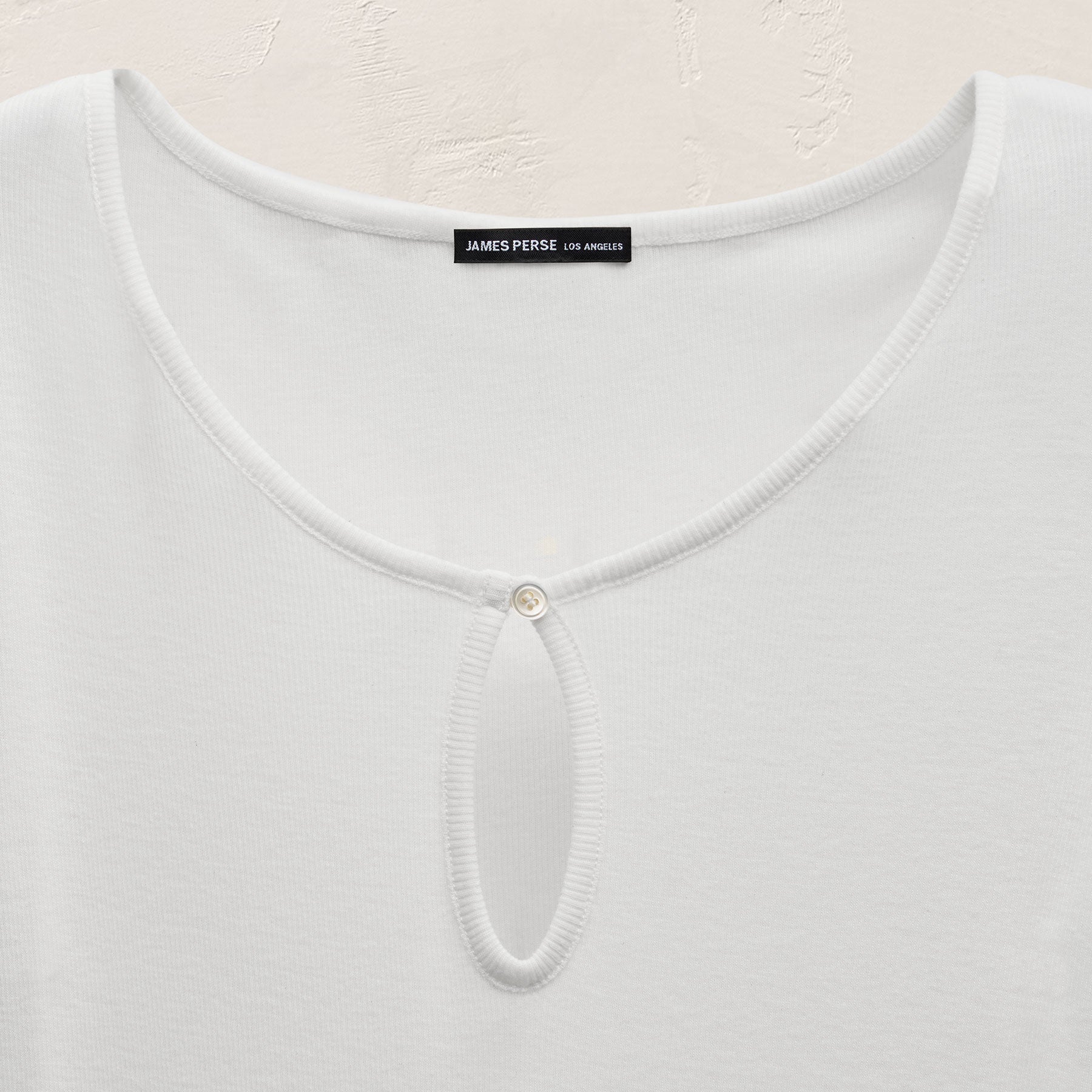 Cotton Cashmere Keyhole Tee in White | James Perse Los Angeles