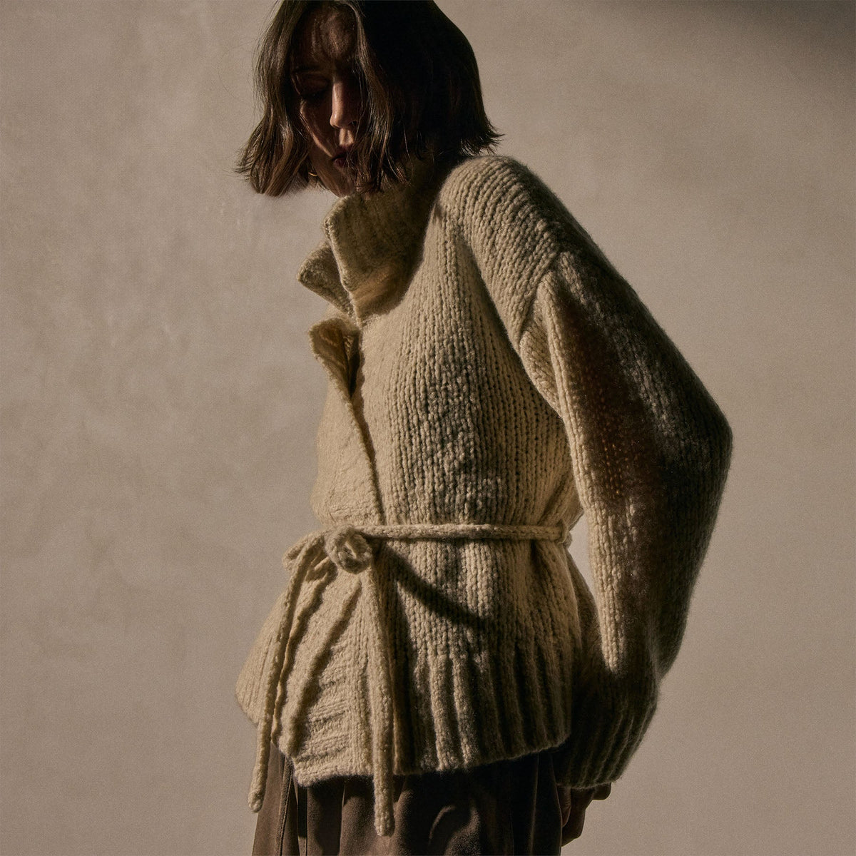 Chnky Knt Cashmere Silk Tie Crdgn in Biscotti | James Perse Los Angeles