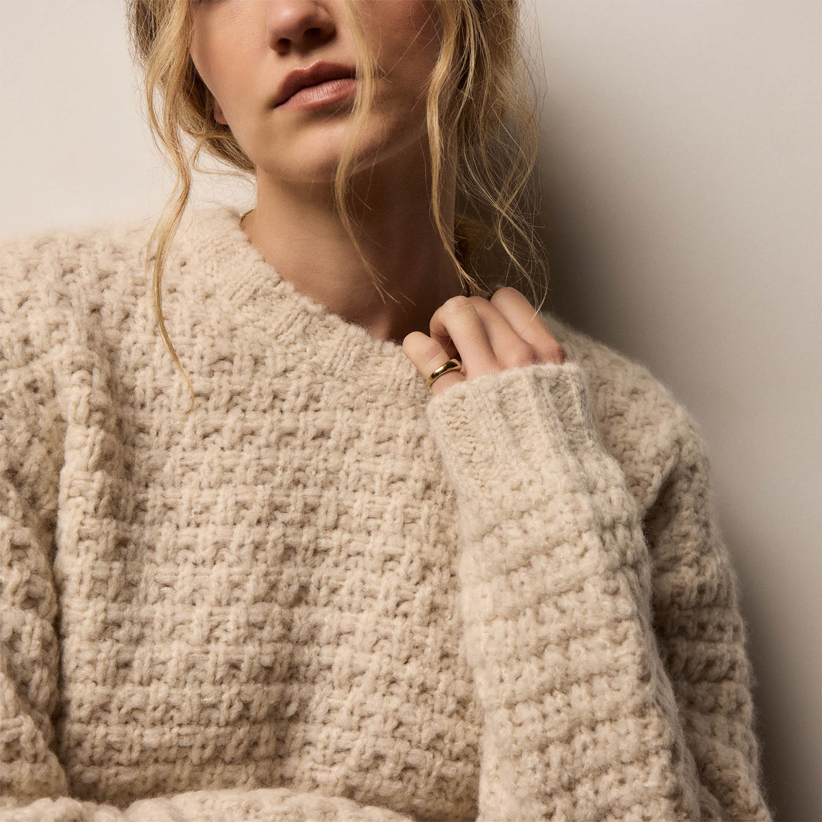 Chunky Knit Cashmere Silk Crew in Biscotti | James Perse Los Angeles