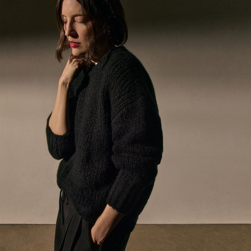 Cashmere Silk Crew Neck in Black | James Perse Los Angeles